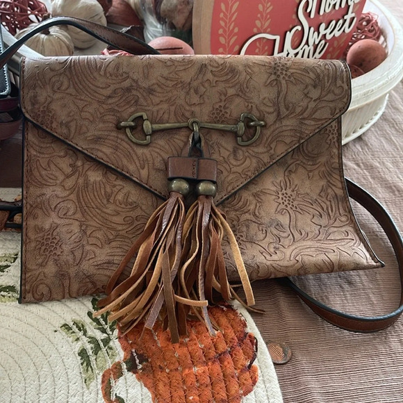 Handbags - Cross body